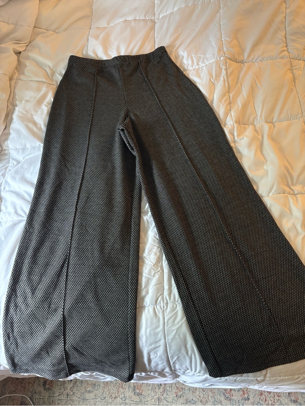 Max Studio Black and White Wide-Leg Printed Pants